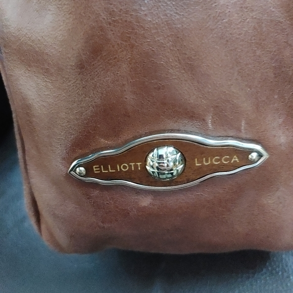 ✨Elliott Lucca Chestnut Genuine Leather Large Shoulder Bag✨ - Picture 5 of 16